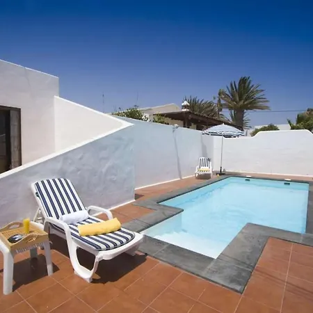 Willa Puerto Del Carmen Sleeps 6 Pool Wifi T691346