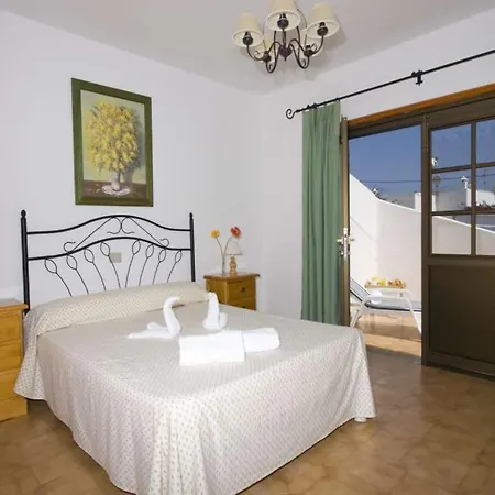 Puerto Del Carmen Sleeps 6 Pool Wifi T691346 *