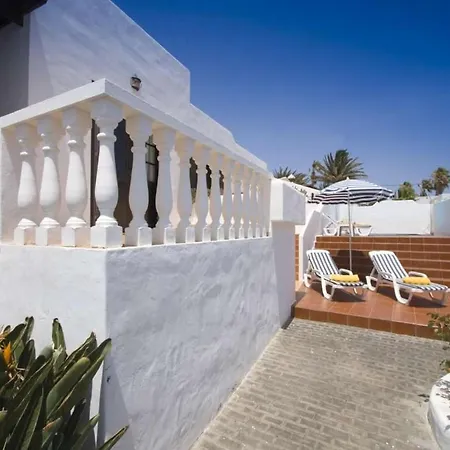 Puerto Del Carmen Sleeps 6 Pool Wifi T691346 Villa Puerto del Carmen (Lanzarote)