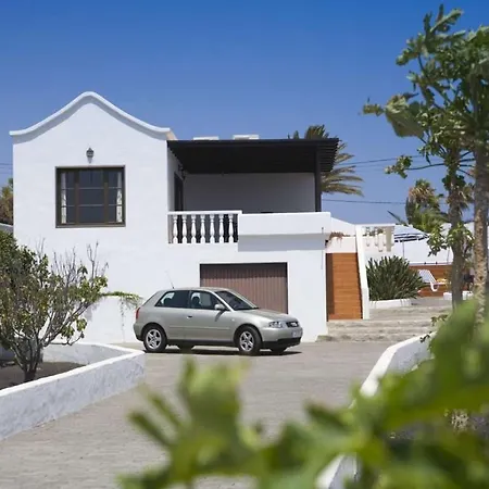 Puerto Del Carmen Sleeps 6 Pool Wifi T691346 *
